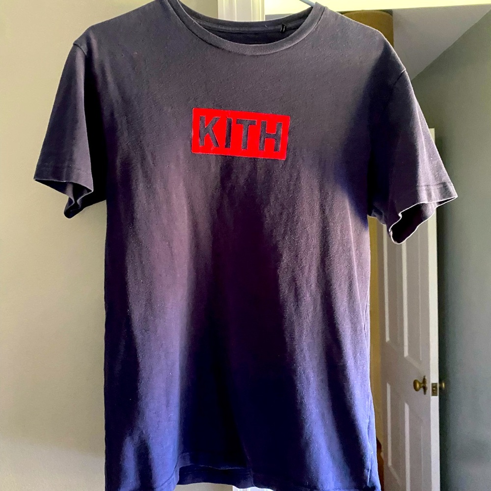 Men’s Navy Blue 100% Cotton Kith Tee-shirt, size medium.